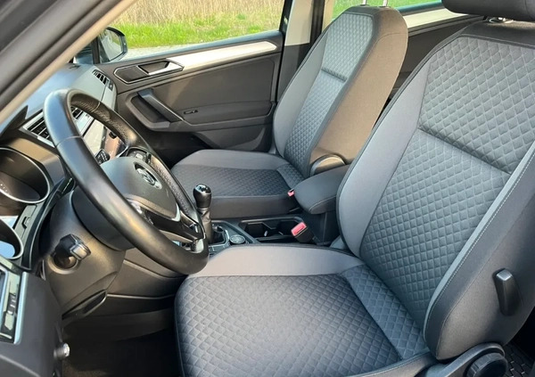 Volkswagen Tiguan cena 90900 przebieg: 98226, rok produkcji 2018 z Orzesze małe 781